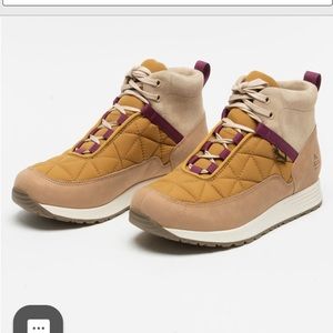 Teva Ember Commute waterproof Boots women 8.5